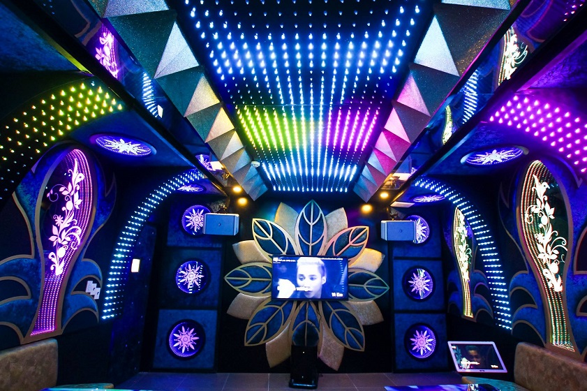 Hệ thống ánh sáng quán karaoke Nha Trang