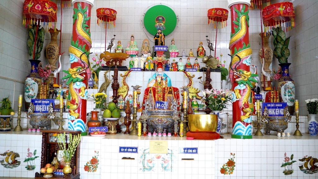 Dinh Cô Hệ thống thờ tự Dinh Cô