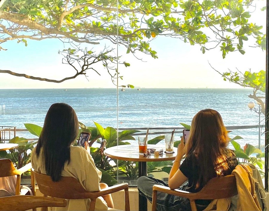 Quán cafe đẹp Vũng Tàu view biển SOHO Coffee 