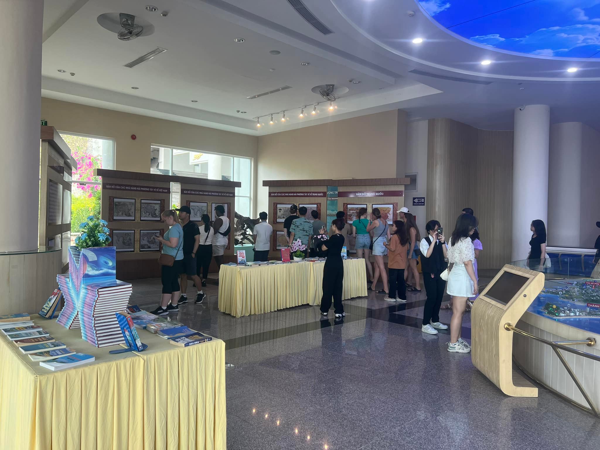 Tham quan Bảo tàng Vũng Tàu