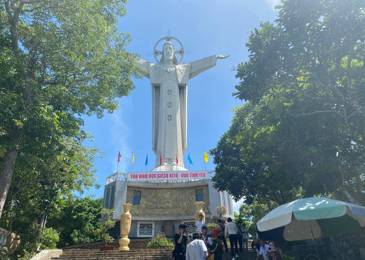 Thời gian tham quan tượng Chúa dang tay