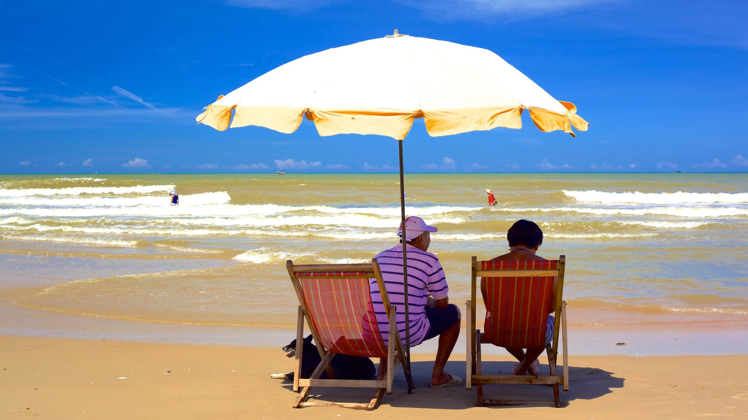 Bãi biển Long Hải Thư giãn trên bãi biển Long Hải