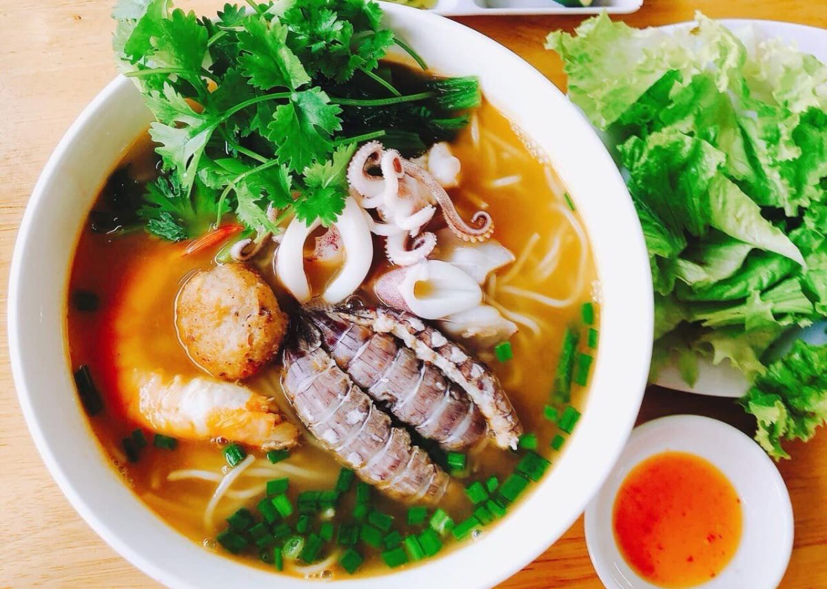 Tô bún hải sản Vũng Tàu hấp dẫn