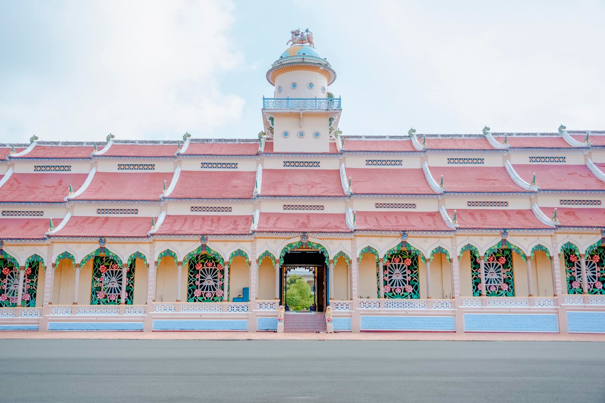 Tổng thể kiến trúc của tòa thánh Tây Ninh