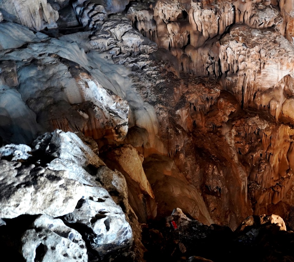 trip to Tien Son Cave