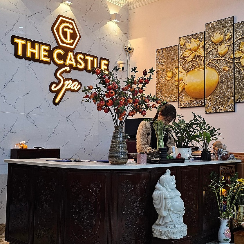 세심한 케어와 플로럴 무드의 차분함으로 The Castle Spa는 차별화된 호이안 스파로 알려져 있습니다