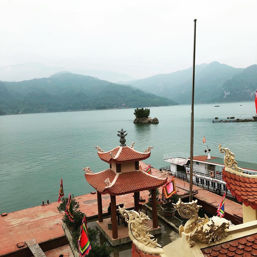 Ba Chua Thac Bo Temple in Thung Nai