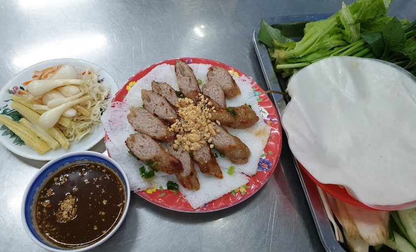 Banh hoi nem nuong is one of the best foods in Can Tho
