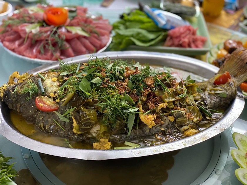 Ca Thac Bo Restaurant Hoa Binh