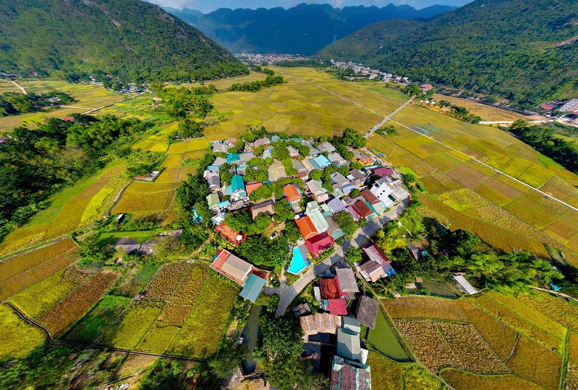 Discover ethnic culture at Pom Coong Village in Hoa Binh