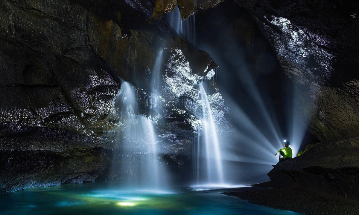 Hang Va Cave Hang Va Cave in Quang Binh