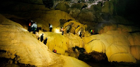 Hang Va Cave, Quang Binh: A must-visit for nature explorers
