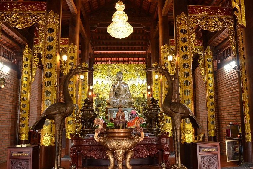The main hall of Truc Lam Phuong Nam Monastery