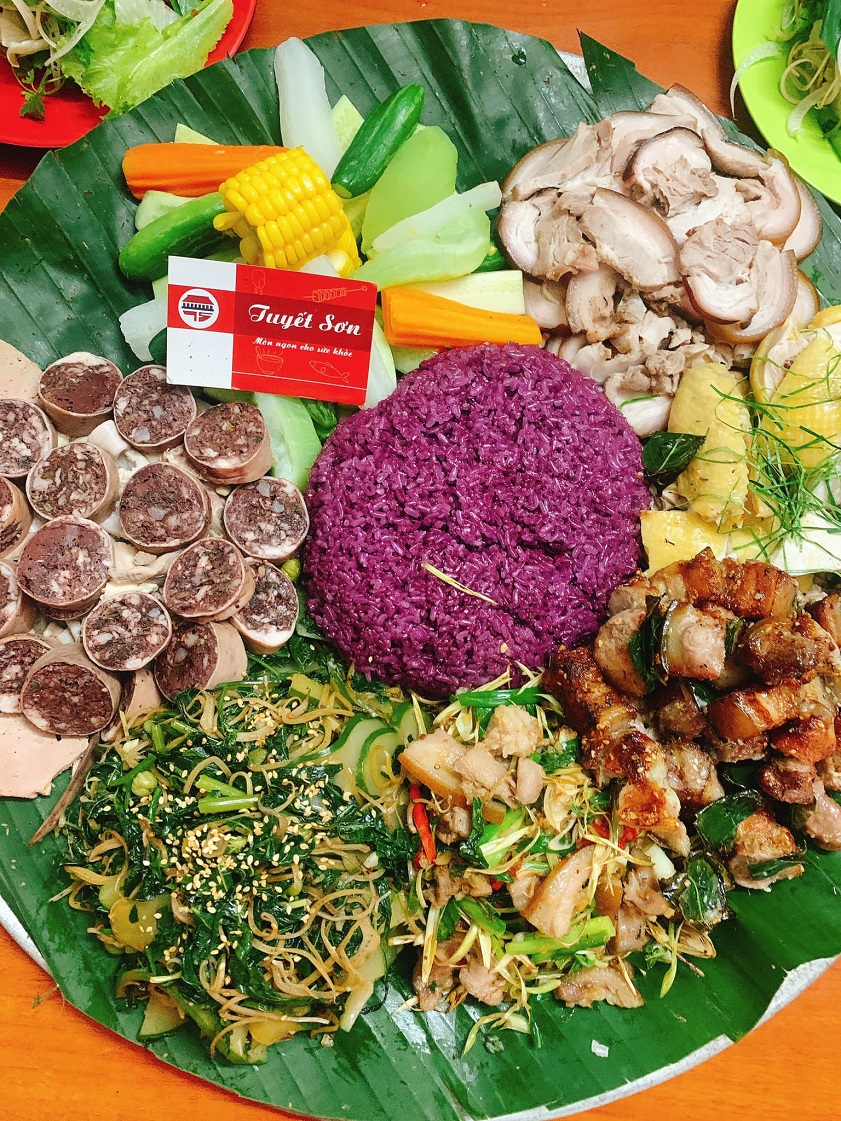 Tranquility and taste at Tuyet Son Hoa Binh Restaurant