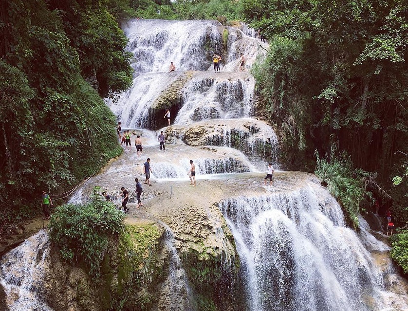 Visiting Mu Waterfall is one of the best things to do in Hoa Binh