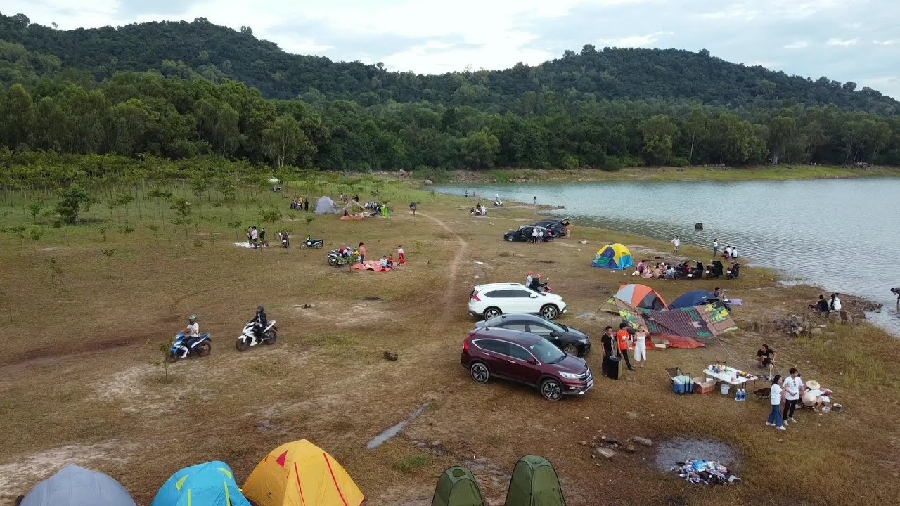 Bãi cắm trại hồ Dầu Tiếng