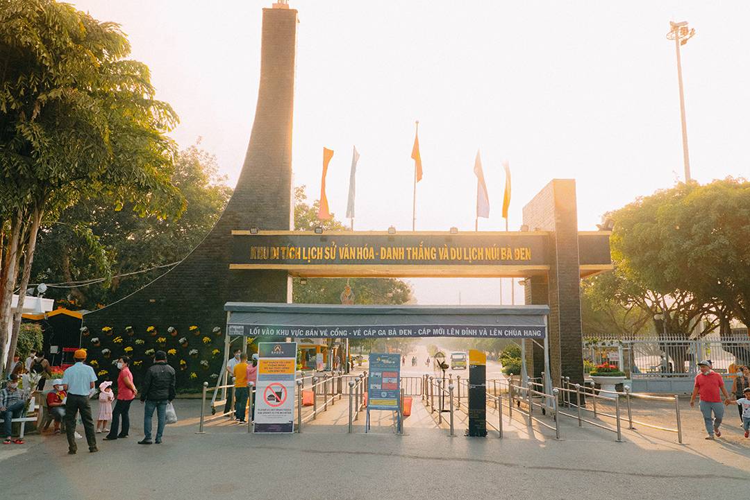 Cổng khu du lịch Núi Bà Đen Tây Ninh