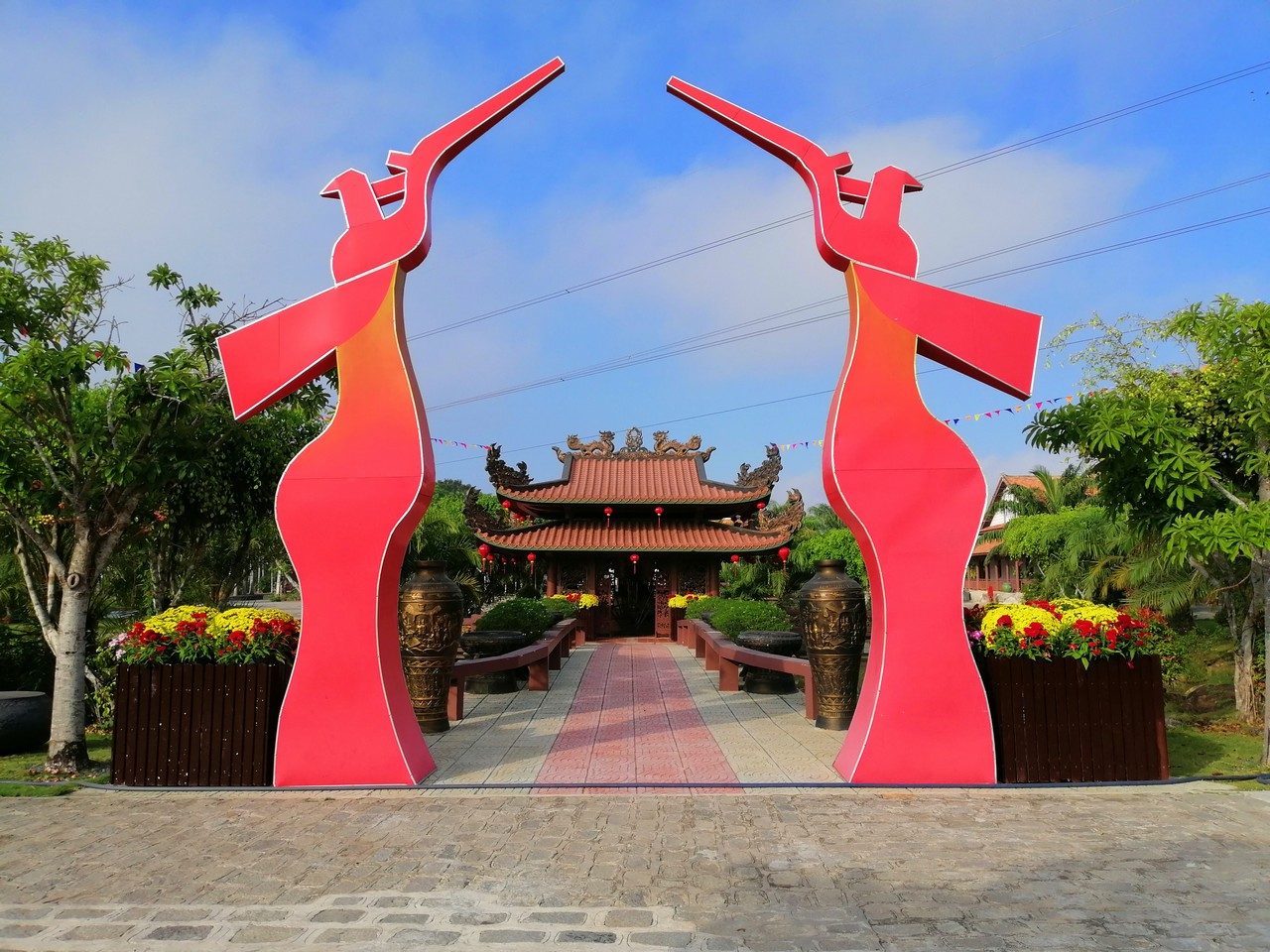 Đền thờ Vua Hùng khu du lịch Long Điền Sơn