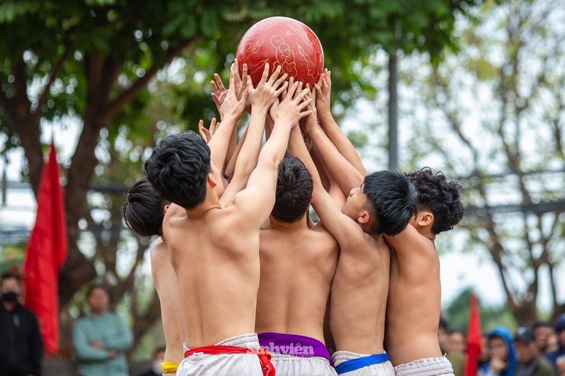 Lễ hội ở Hà Nội Hội vật cầu làng Thúy Lĩnh