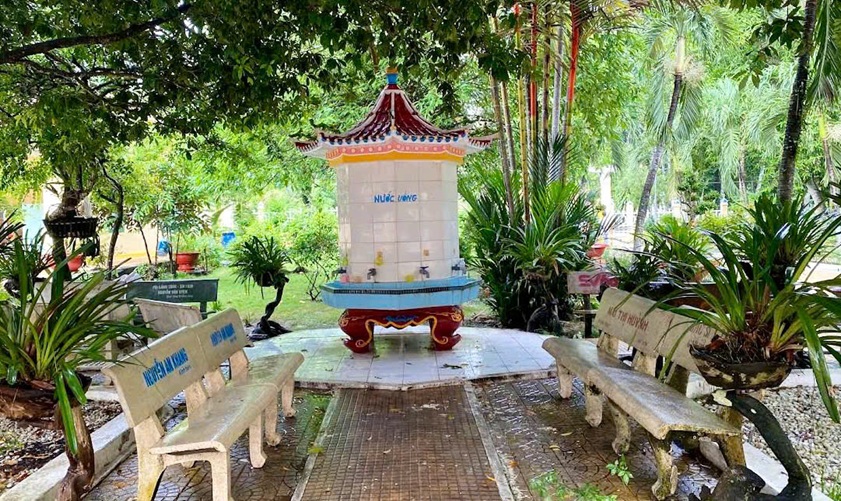 Khuôn viên Trí Huệ Cung Tây Ninh