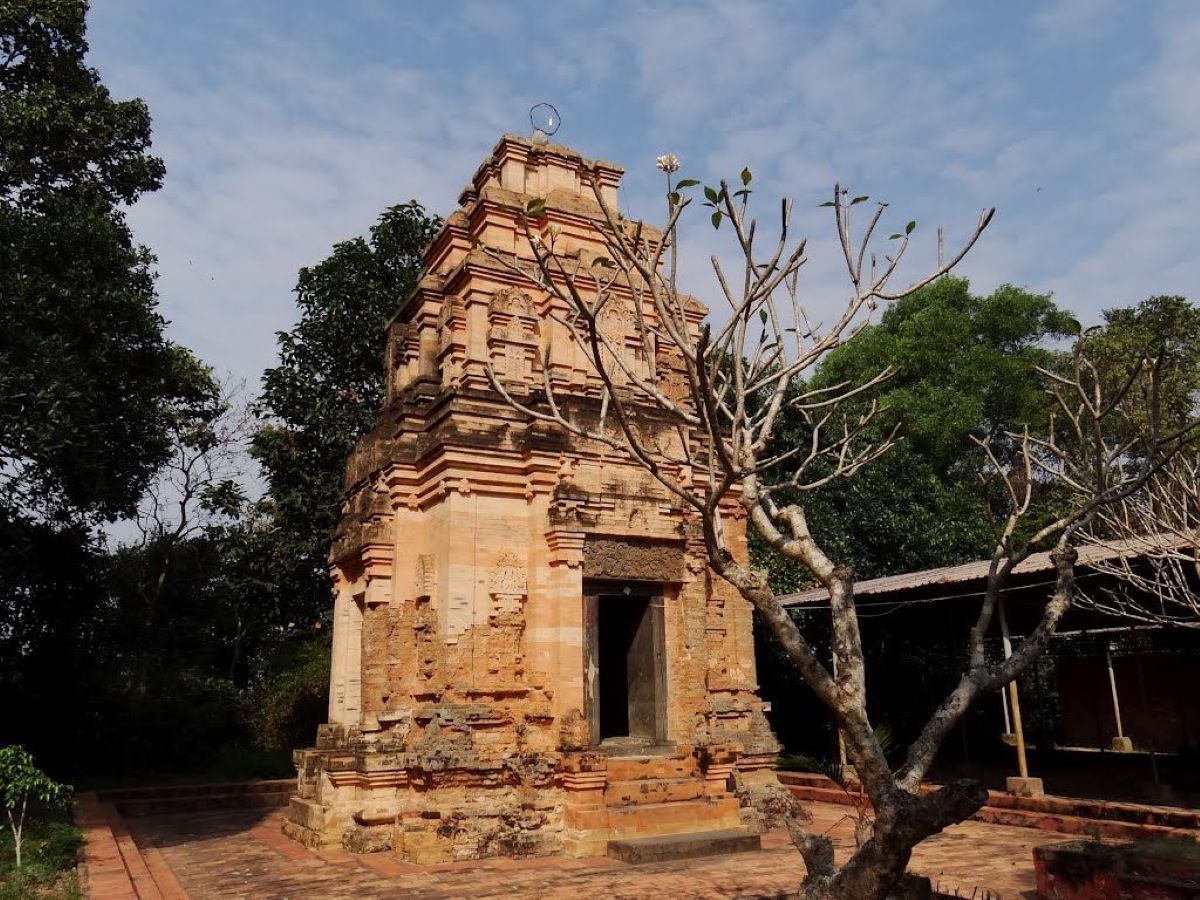 Lịch sử tháp cổ Bình Thạnh