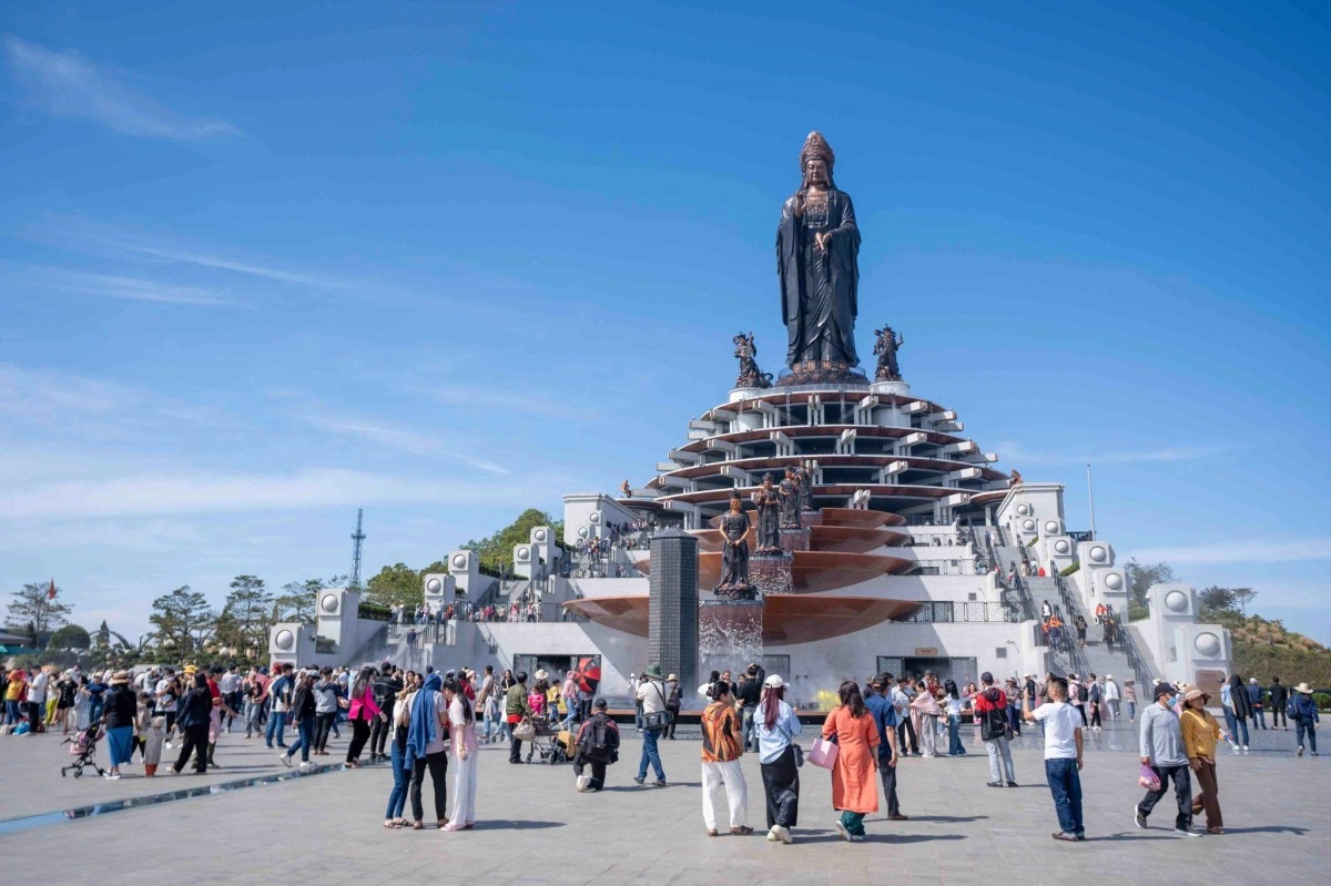 Lịch trình du lịch núi Bà Đen