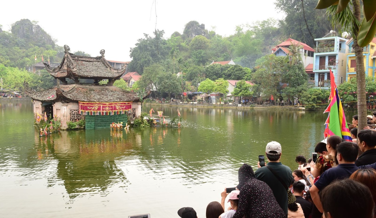 Lễ hội ở Hà Nội Múa rối nước lễ hội chùa Thầy