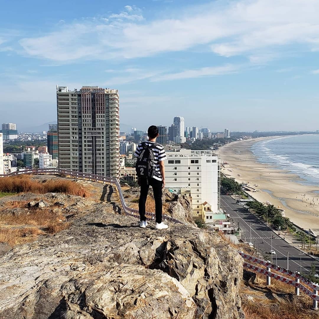 Ngắm cảnh trên đồi Con Heo