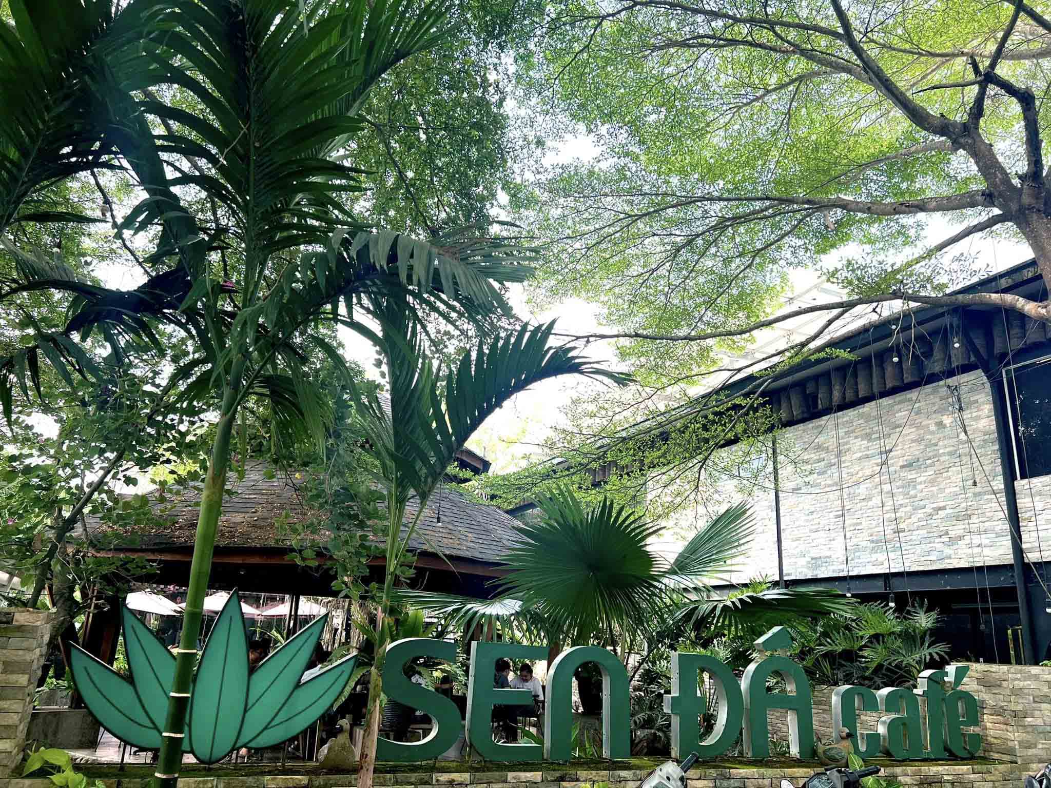 Quán Cà phê Sen Đá