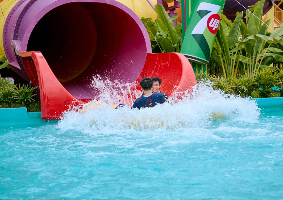 Quẩy tung công viên nước Hòn đảo nhiệt đới