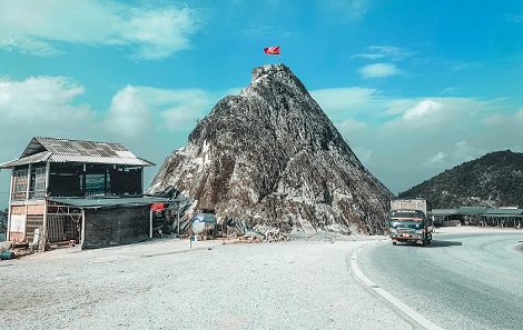 Thung Khe Pass, Hoa Binh: A scenic stop for road trippers