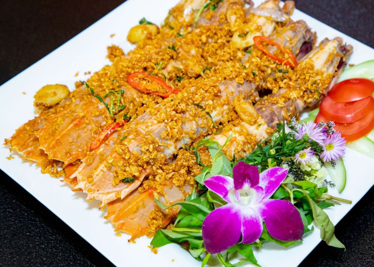 Tôm tít cháy tỏi Cần Giờ