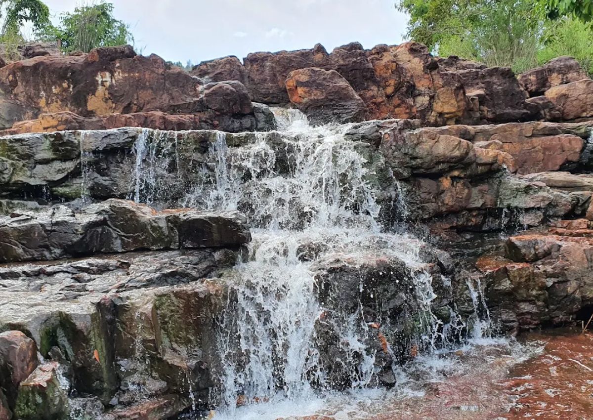 Vẻ đẹp hoang sơ ở Suối Trúc núi Cậu