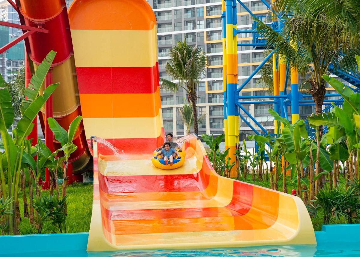 Chùa Tây Ninh Vui chơi tại công viên Grand Park