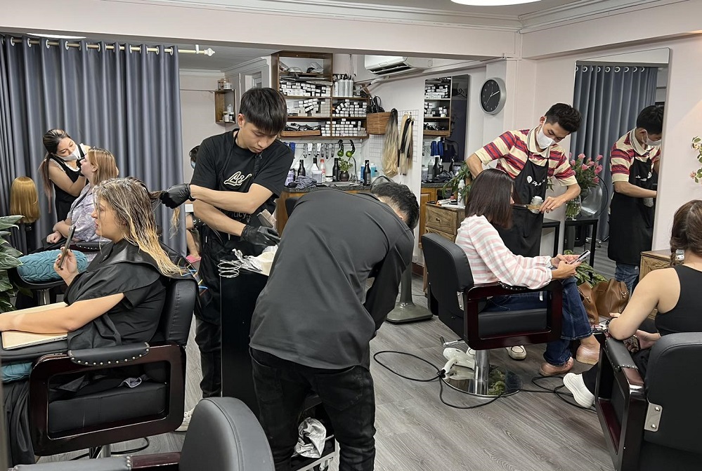 Elly Blonde Salon