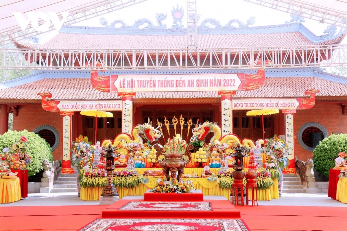 Guide for visitors to An Sinh Temple