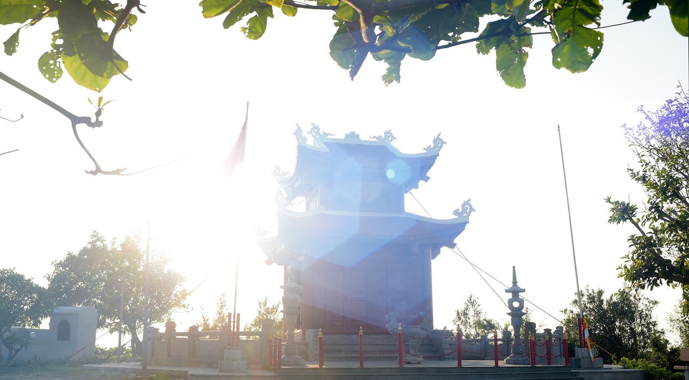 Lau Phat is a major spiritual attraction in Bach Long Vi Island