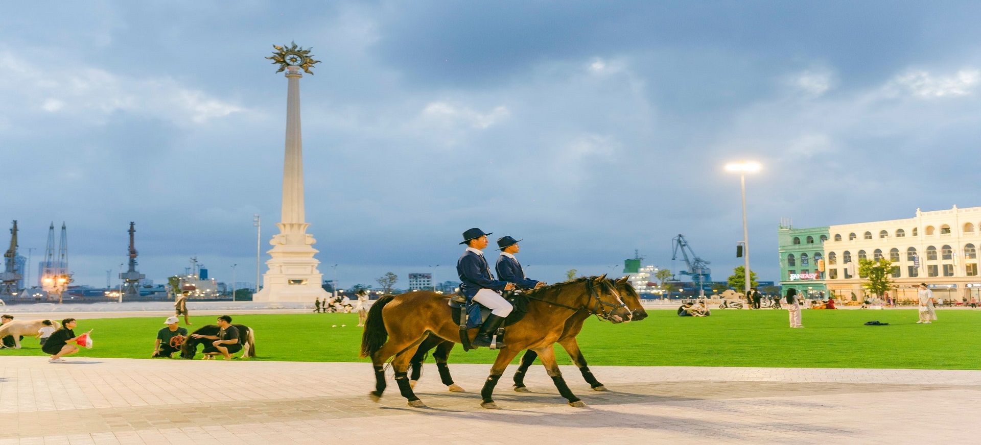 The iconic 45m tall Sun Tower at the Royal Square