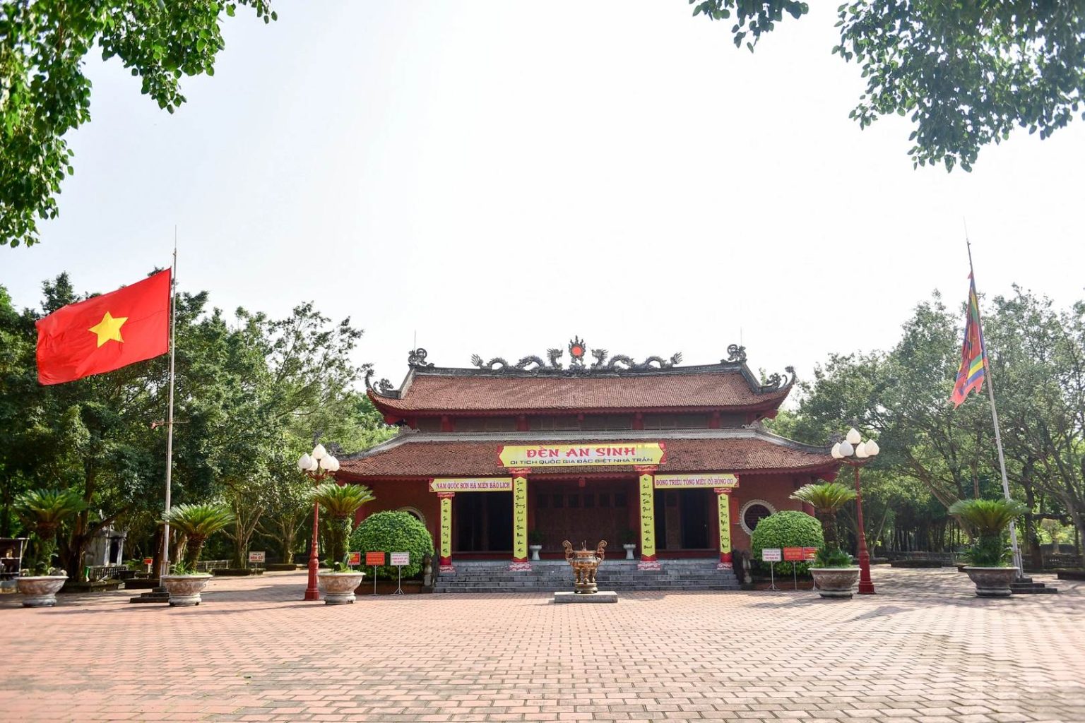 The traditional Vietnamese architecture of An Sinh Temple