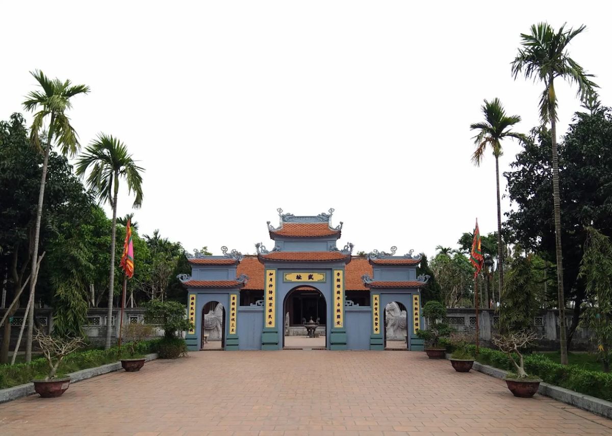 Bên ngoài đền Đô Đình Bảng Bắc Ninh