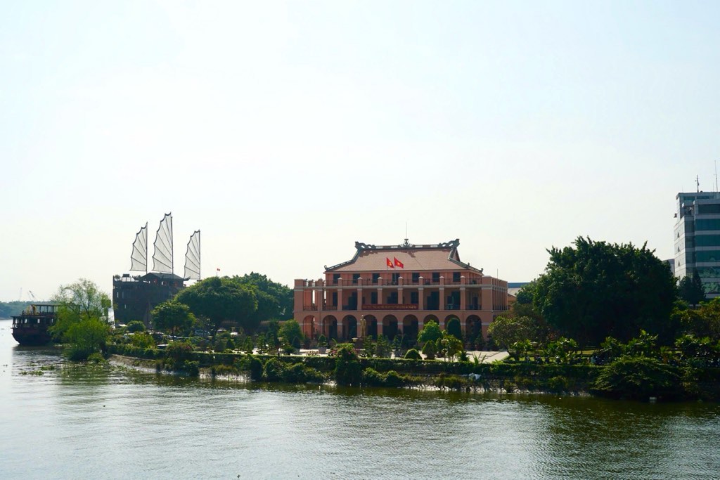 2/9 đi đâu chơi ở Sài Gòn Bến Nhà Rồng