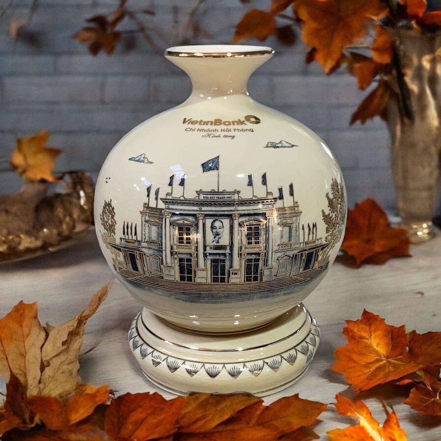 Bình gốm Chu Đậu làm quà