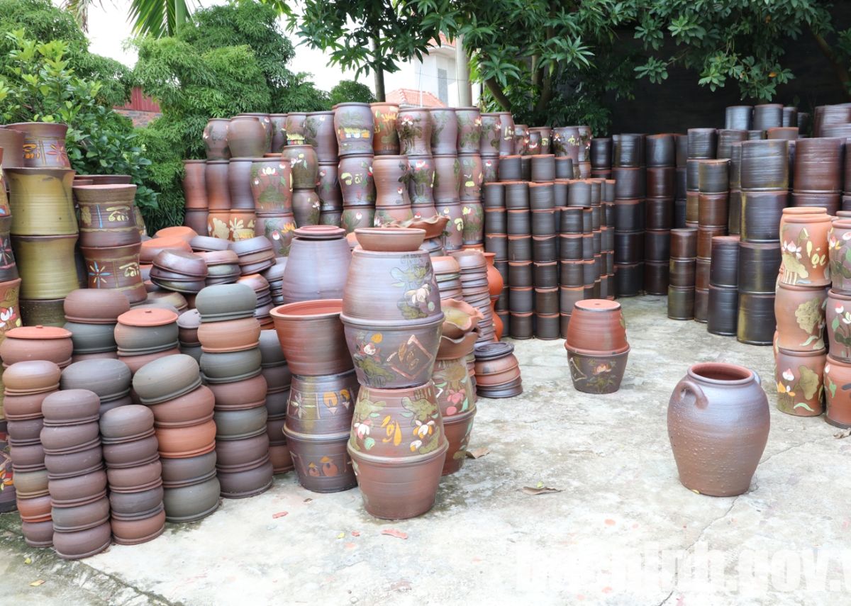 Các sản phẩm gốm tại làng nghề gốm Phù Lãng