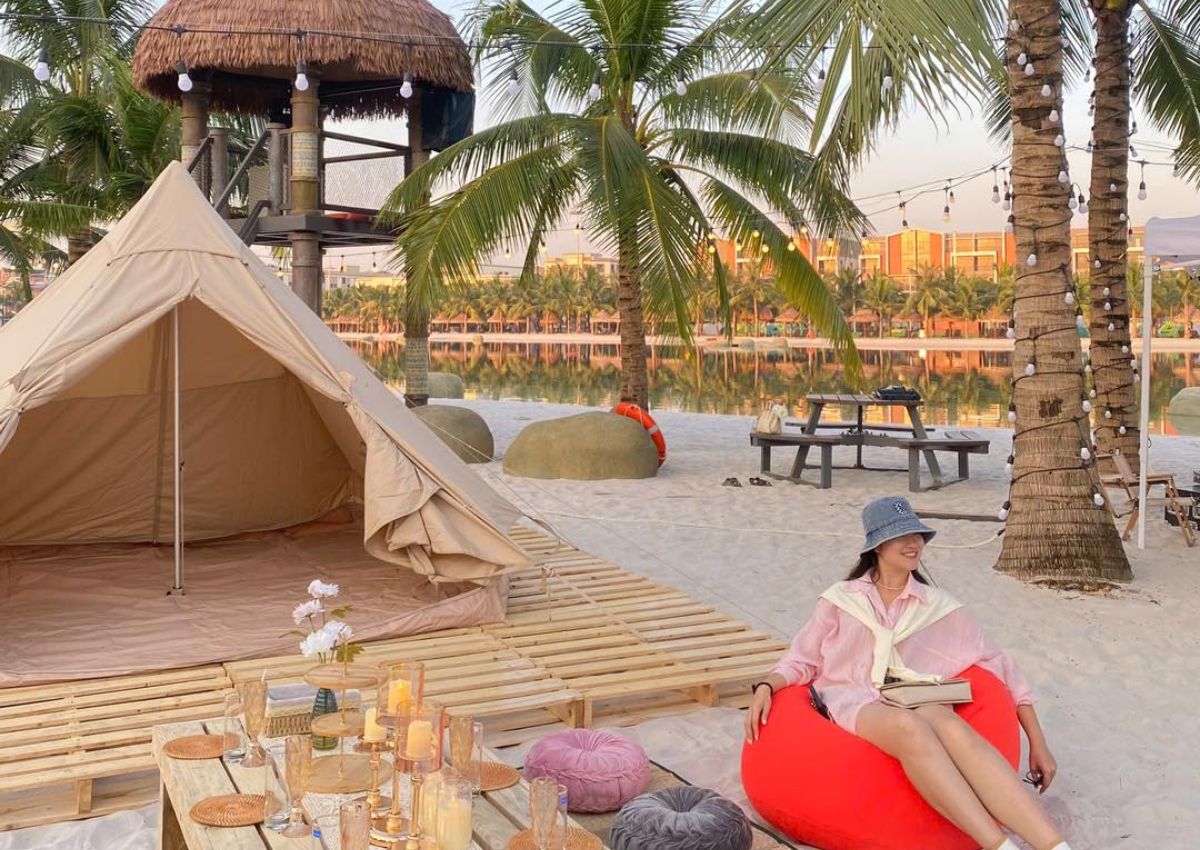 Cắm trại bên bờ biển tại VinWonders Wave Park & Water Park