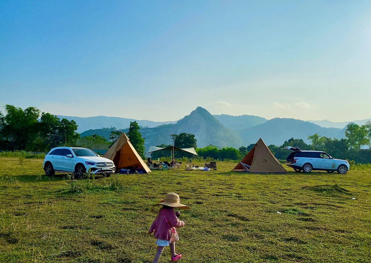 Cắm trại ở hồ Đồng Chanh