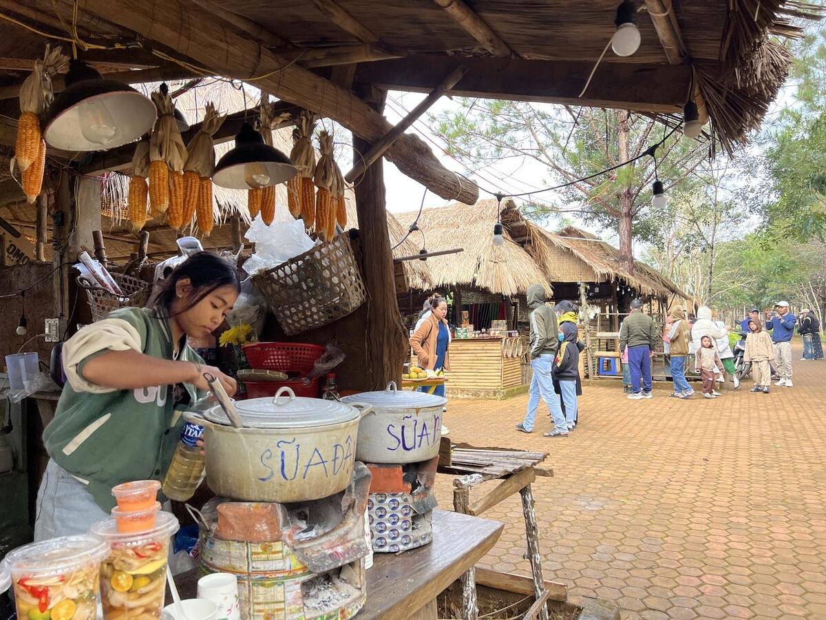 chợ phiên Măng Đen ở đâu