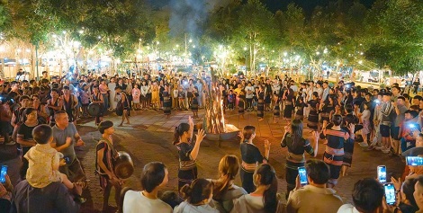 Cuối tuần đi chợ phiên Măng Đen trải nghiệm văn hóa độc đáo