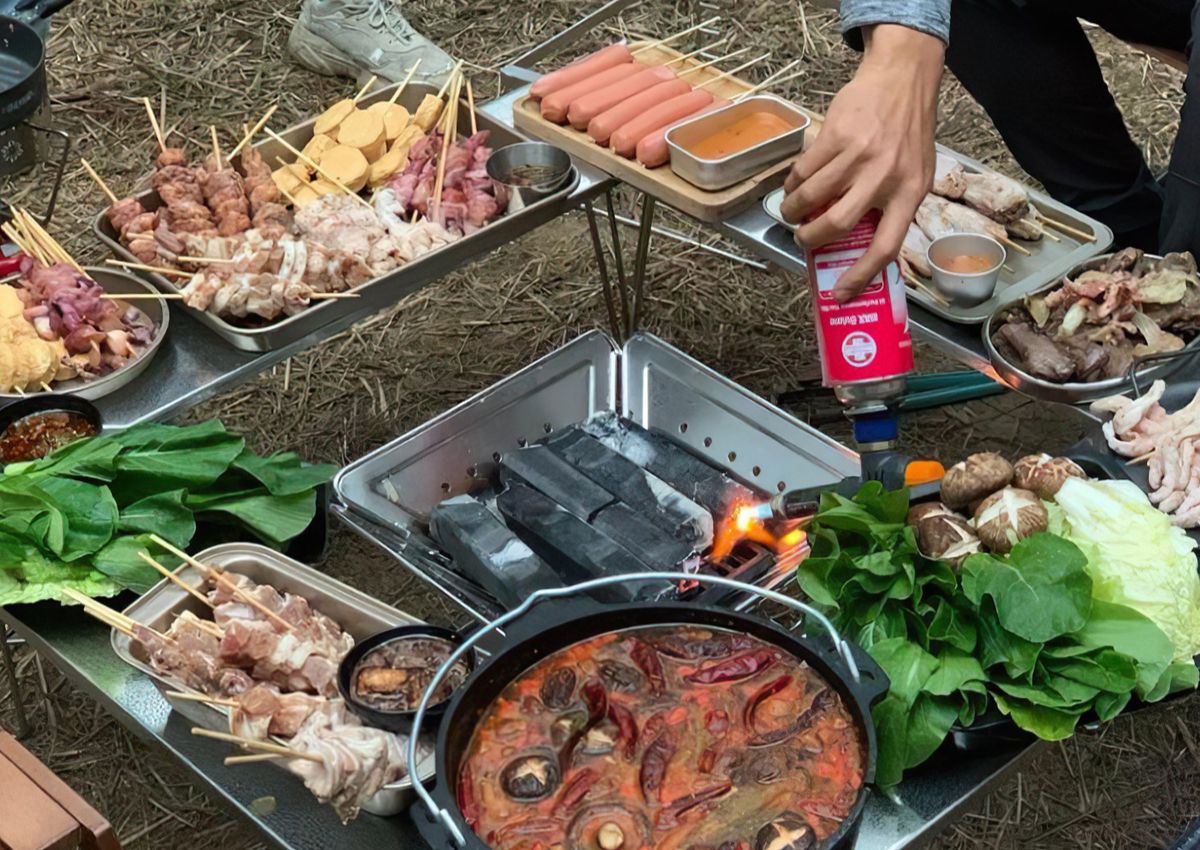 Chuẩn bị bếp nướng khi đi picnic