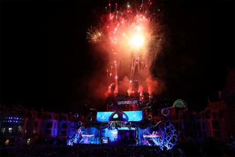 Hướng dẫn mua vé nhạc hội 8WONDER Winter 2025 trên Website chính thức VinWonders.com