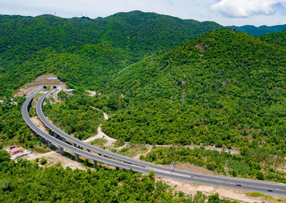 Đi phượt ô tô trên đèo Cả